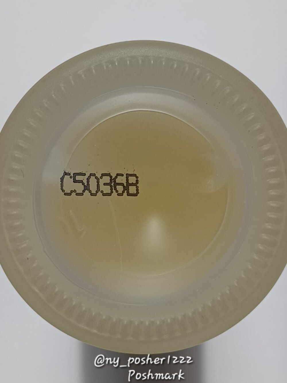 𝗡𝗔𝗧𝗨𝗥𝗜𝗨𝗠 𝐓𝐡𝐞 𝐆𝐥𝐨𝐰 𝐆𝐞𝐭𝐭𝐞𝐫 𝐁𝐨𝐝𝐲 𝐎𝐢𝐥 3.4 fl oz/100 ml🟡 - Picture 10 of 16